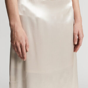 Sjajna satenska suknja