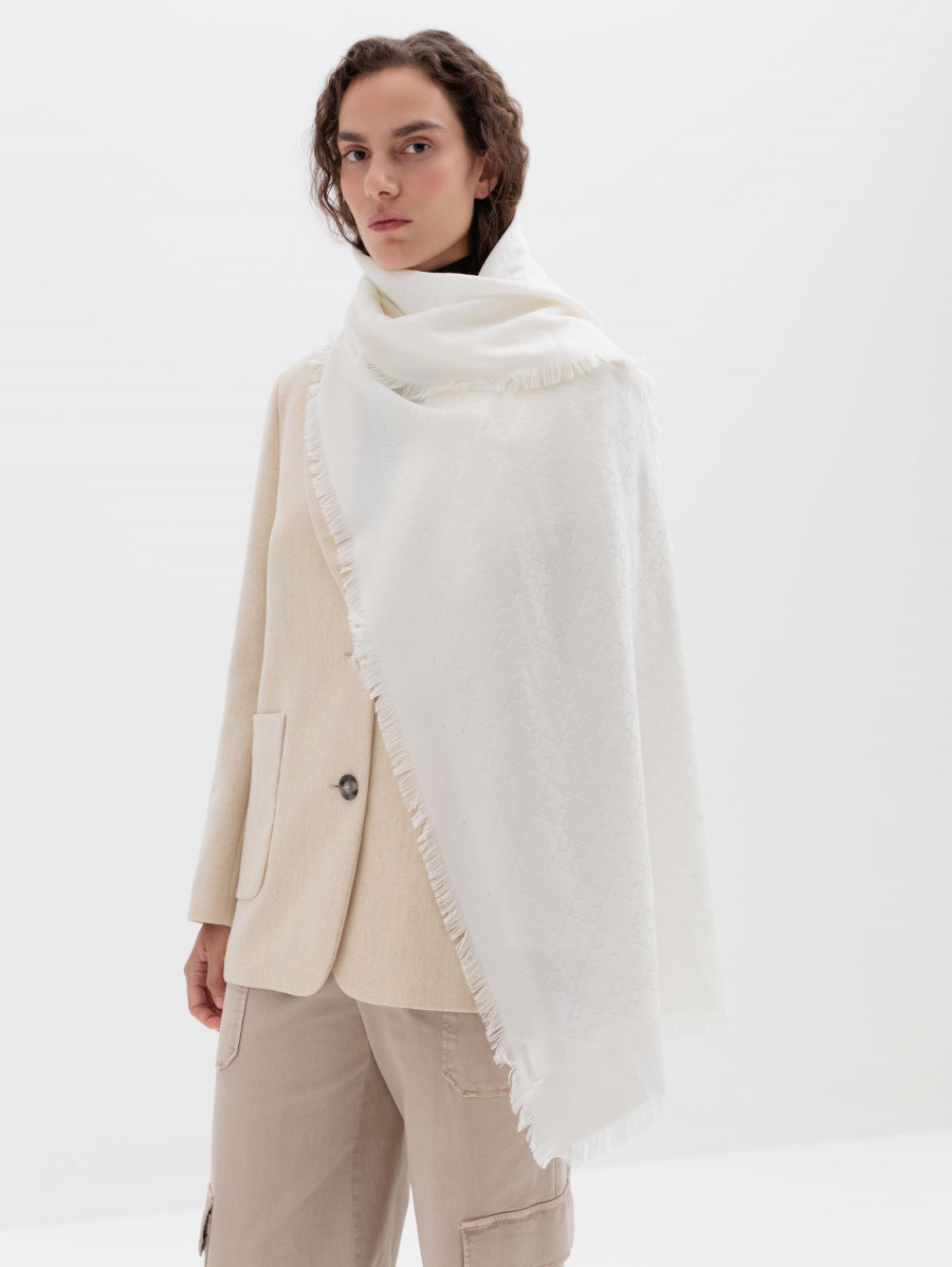 Velika ešarpa sa diskretnim šljokicama