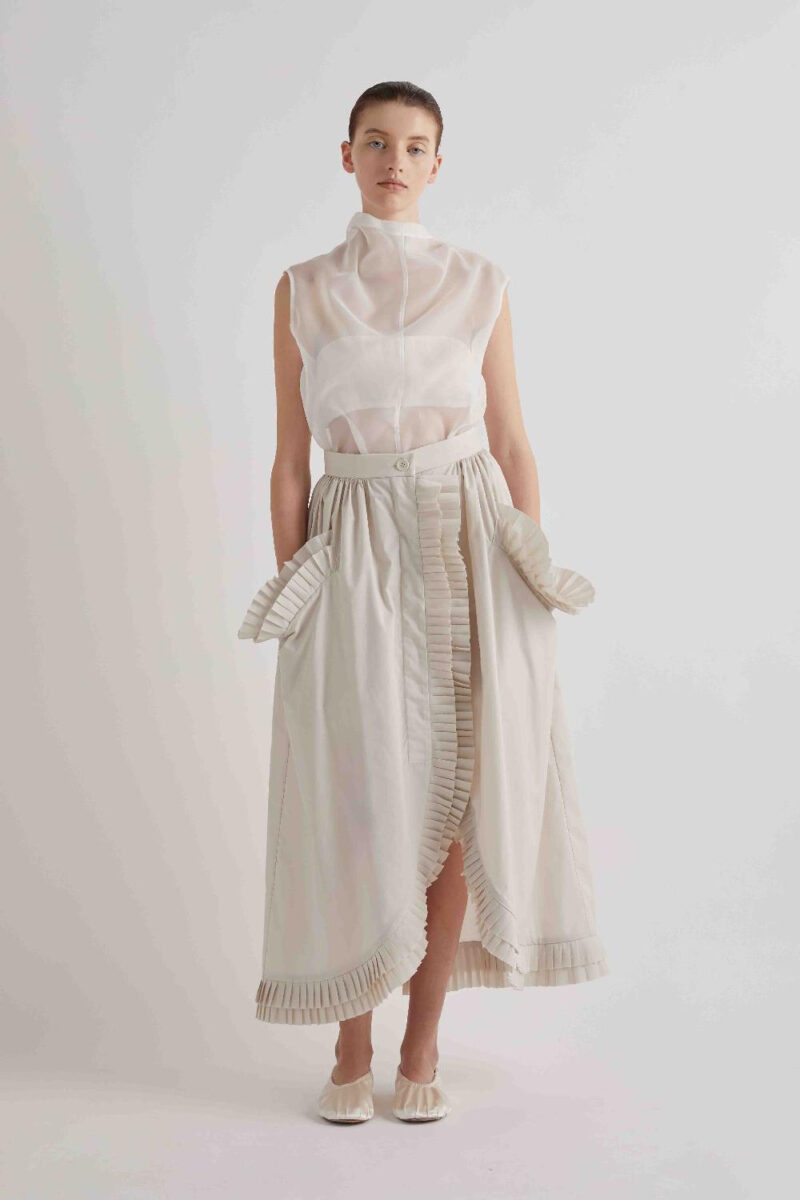 Dugačka suknja sa ukrasnim faltama